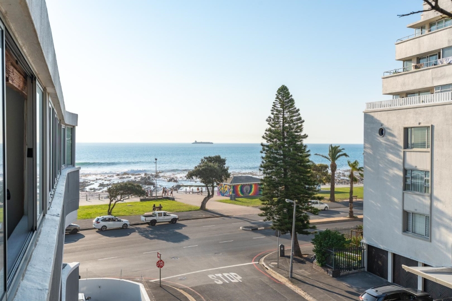 2 Bedroom Property for Sale in Sea Point Western Cape